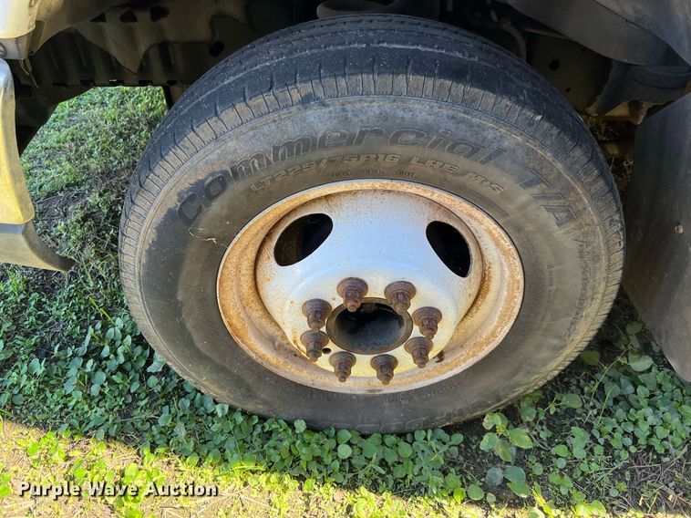 image for item DM2933 2009 Ford E450 shuttle bus