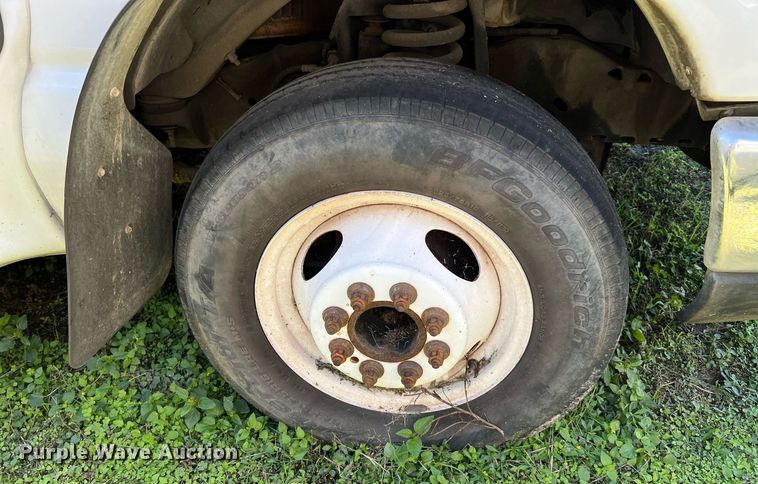 image for item DM2933 2009 Ford E450 shuttle bus