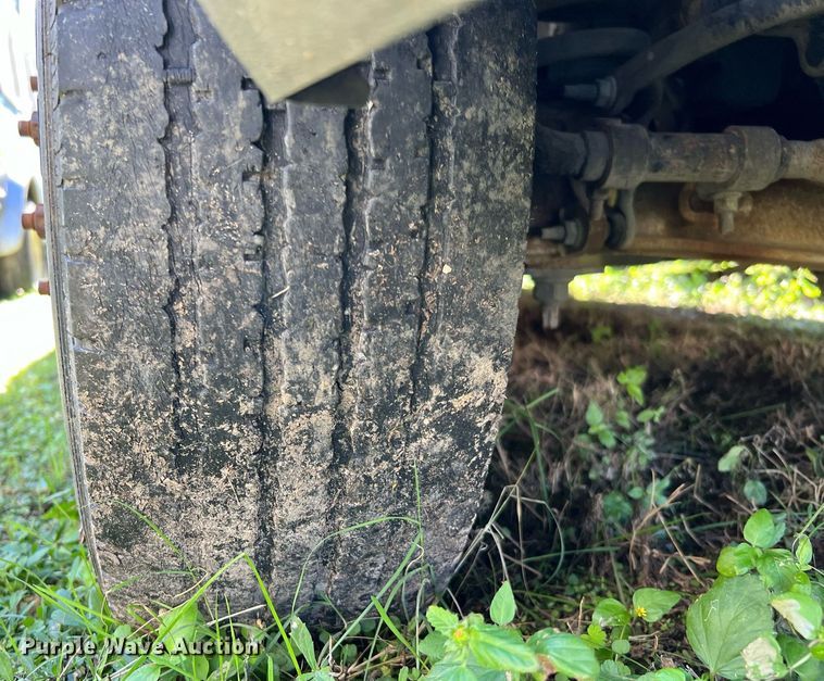 image for item DM2933 2009 Ford E450 shuttle bus