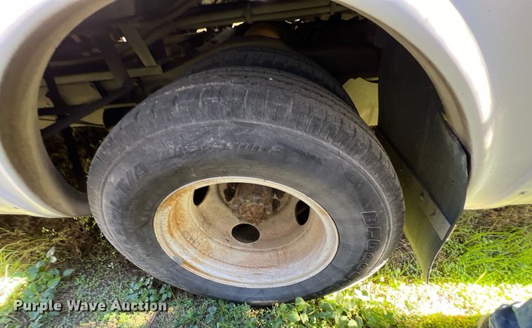 image for item DM2933 2009 Ford E450 shuttle bus