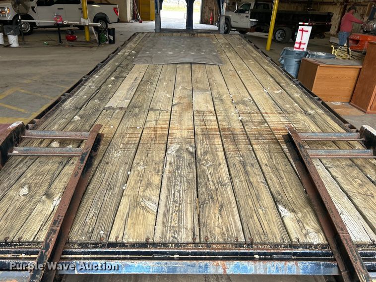 image for item DN0711 1999 Holden Industries HGP14 equipment trailer