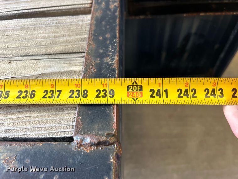 image for item DN0711 1999 Holden Industries HGP14 equipment trailer