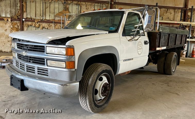 image for item DN0712 1999 Chevrolet C3500HD flatbed pickup truck