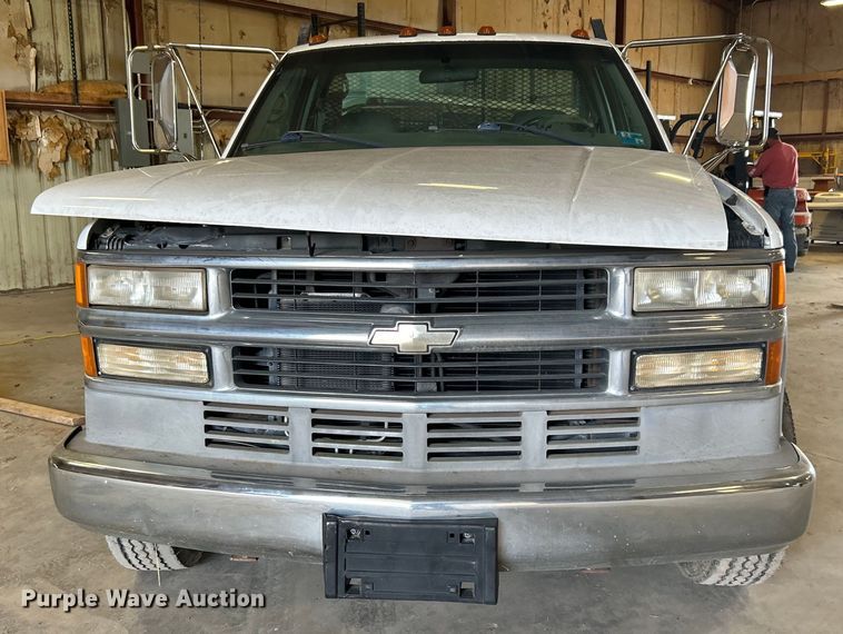 image for item DN0712 1999 Chevrolet C3500HD flatbed pickup truck