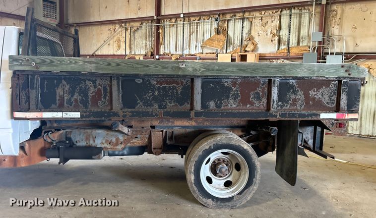 image for item DN0712 1999 Chevrolet C3500HD flatbed pickup truck