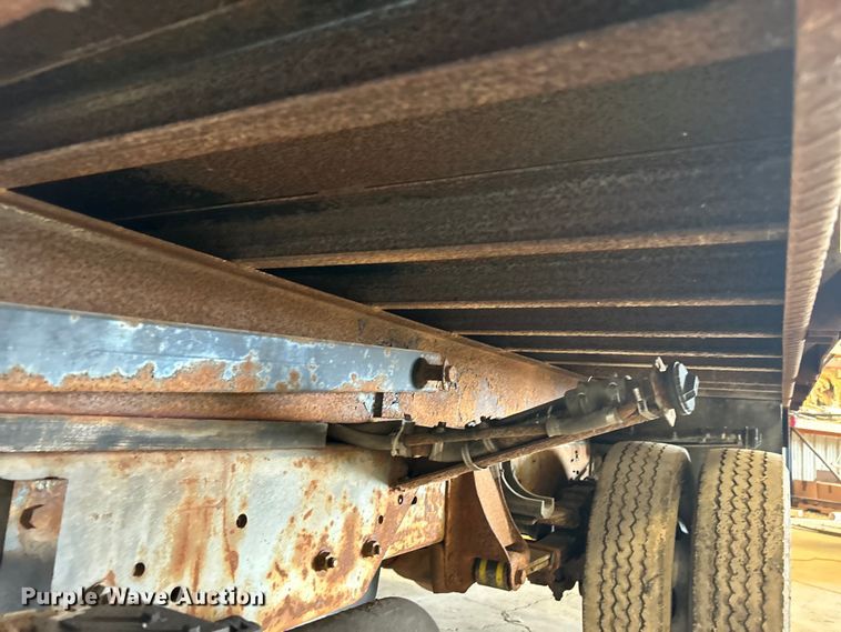 image for item DN0712 1999 Chevrolet C3500HD flatbed pickup truck