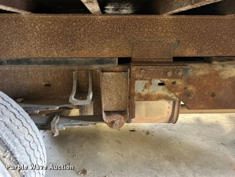 image for item DN0712 1999 Chevrolet C3500HD flatbed pickup truck