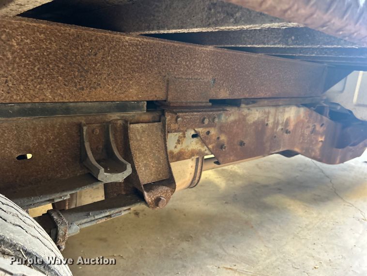 image for item DN0712 1999 Chevrolet C3500HD flatbed pickup truck