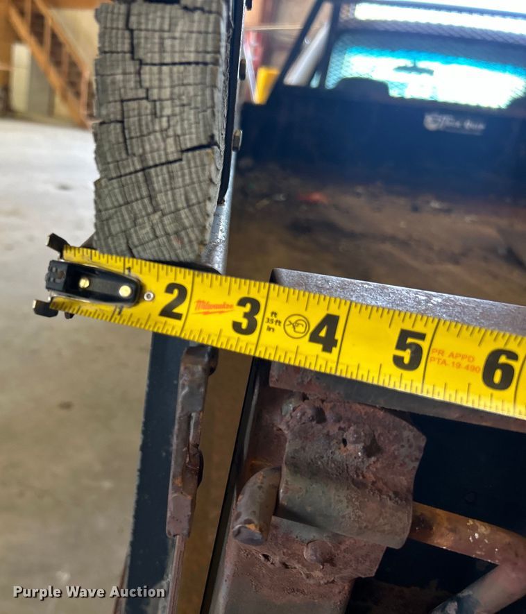 image for item DN0712 1999 Chevrolet C3500HD flatbed pickup truck