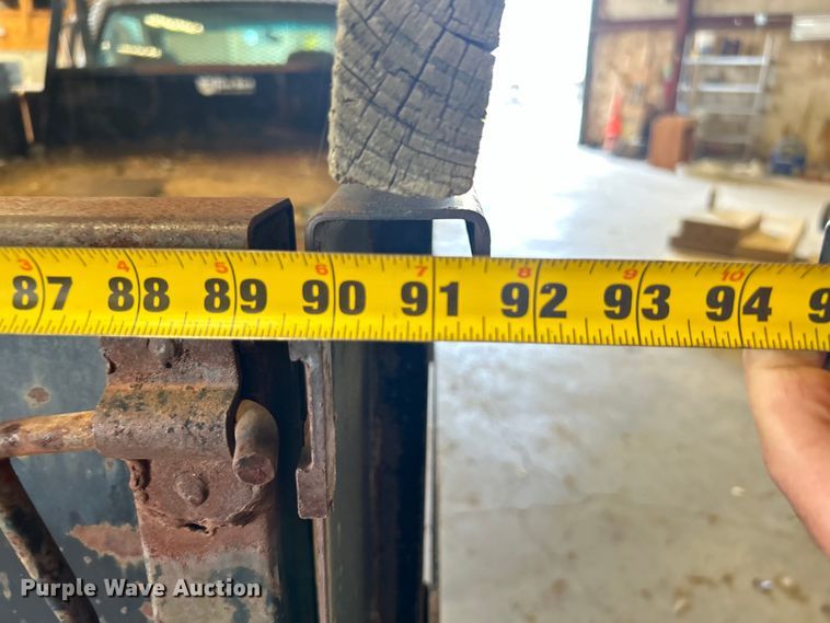 image for item DN0712 1999 Chevrolet C3500HD flatbed pickup truck