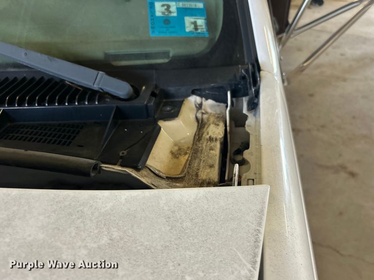 image for item DN0712 1999 Chevrolet C3500HD flatbed pickup truck