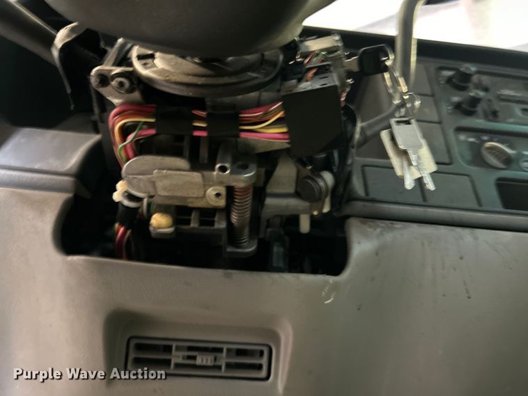 image for item DN0712 1999 Chevrolet C3500HD flatbed pickup truck