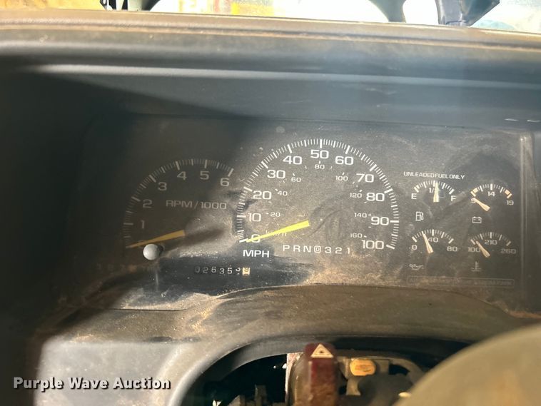 image for item DN0712 1999 Chevrolet C3500HD flatbed pickup truck