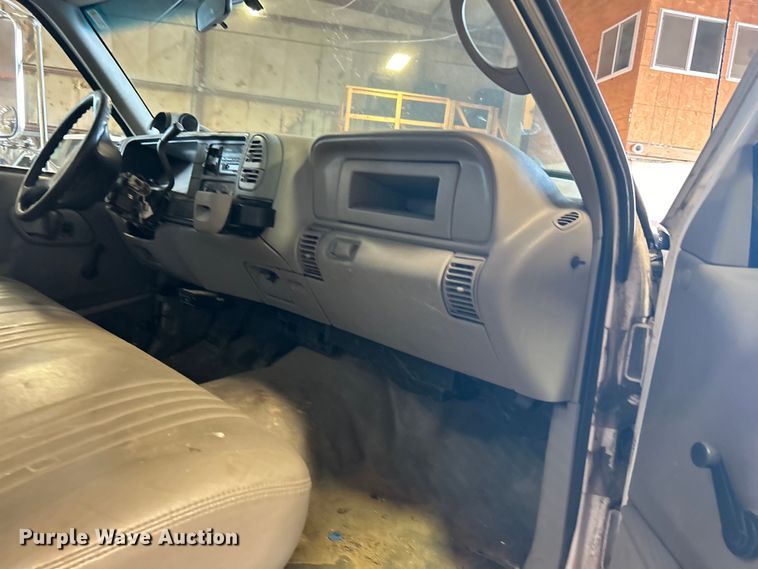 image for item DN0712 1999 Chevrolet C3500HD flatbed pickup truck