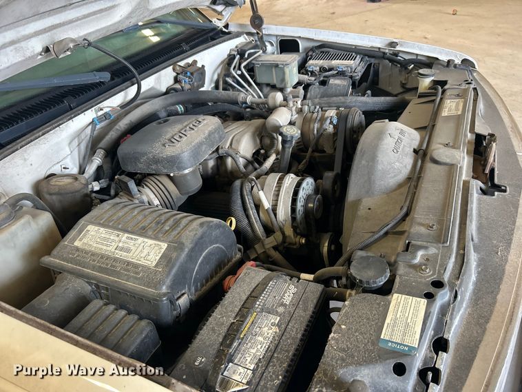 image for item DN0712 1999 Chevrolet C3500HD flatbed pickup truck