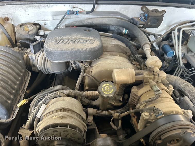 image for item DN0712 1999 Chevrolet C3500HD flatbed pickup truck