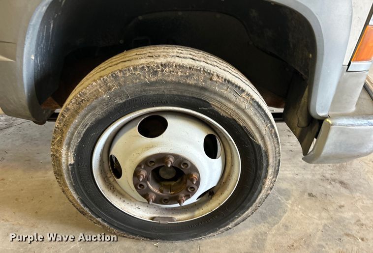 image for item DN0712 1999 Chevrolet C3500HD flatbed pickup truck