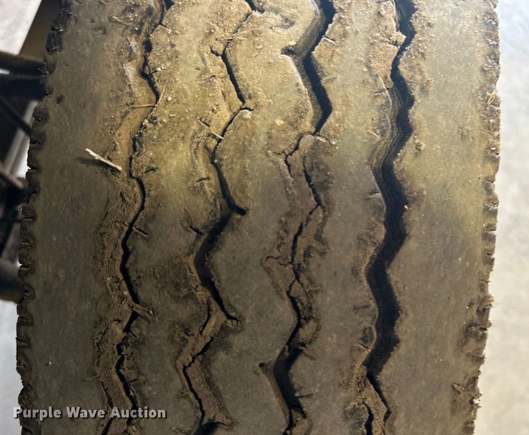 image for item DN0712 1999 Chevrolet C3500HD flatbed pickup truck