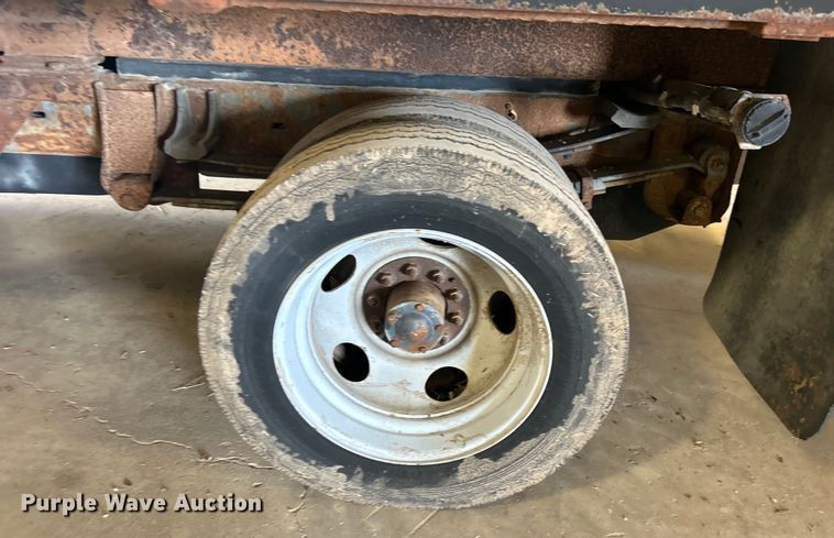 image for item DN0712 1999 Chevrolet C3500HD flatbed pickup truck