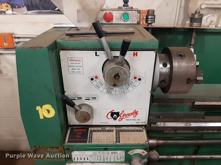 image for item DP2649 Grizzly G4016 metal lathe