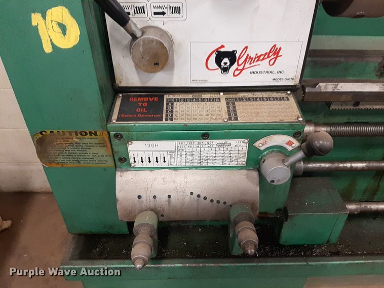 image for item DP2649 Grizzly G4016 metal lathe