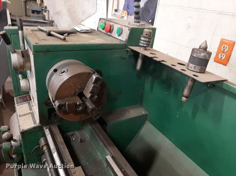 image for item DP2649 Grizzly G4016 metal lathe