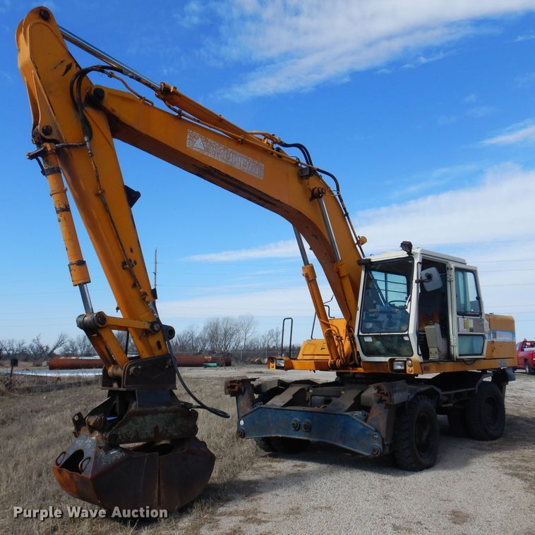image for item DP2692 Hyundai  Robex 200W wheeled excavator