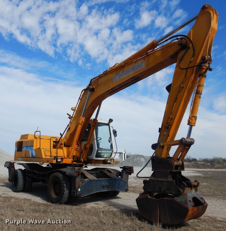 image for item DP2692 Hyundai  Robex 200W wheeled excavator