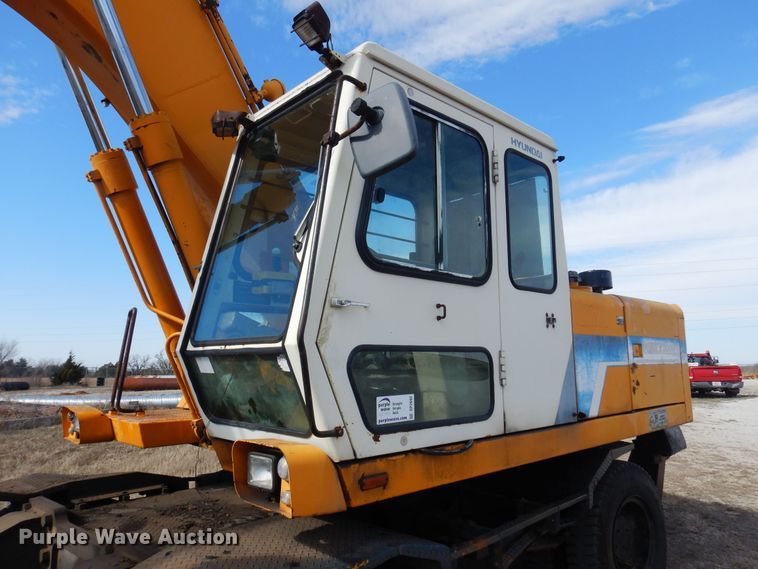 image for item DP2692 Hyundai  Robex 200W wheeled excavator