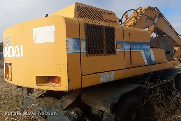 image for item DP2692 Hyundai  Robex 200W wheeled excavator