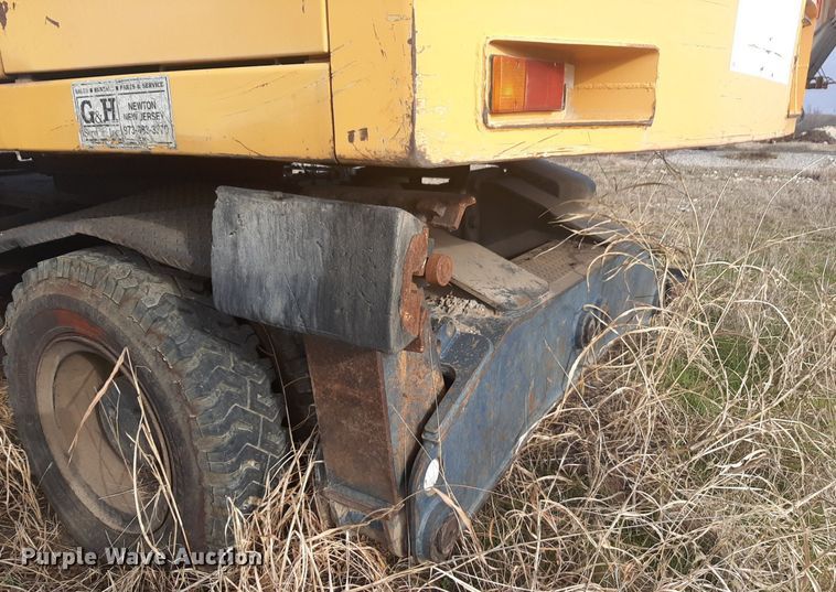 image for item DP2692 Hyundai  Robex 200W wheeled excavator