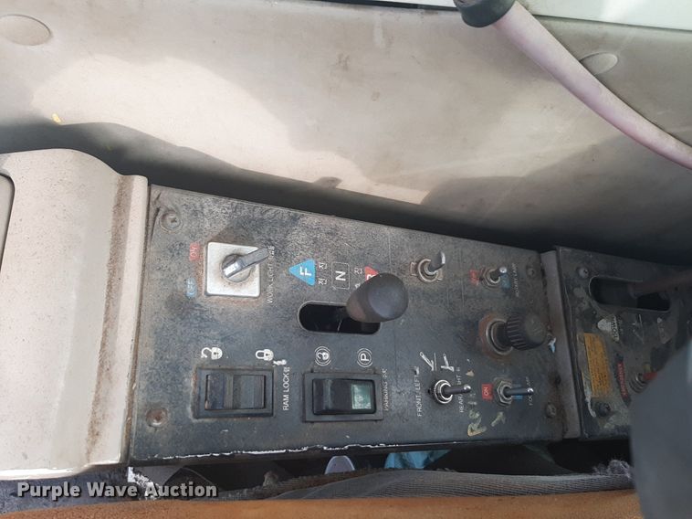 image for item DP2692 Hyundai  Robex 200W wheeled excavator