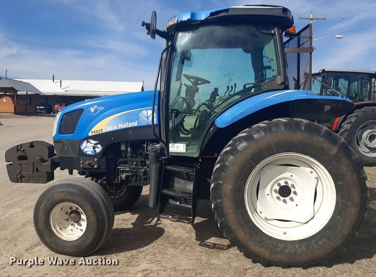 image for item DP2696 2011 New Holland T6020 tractor