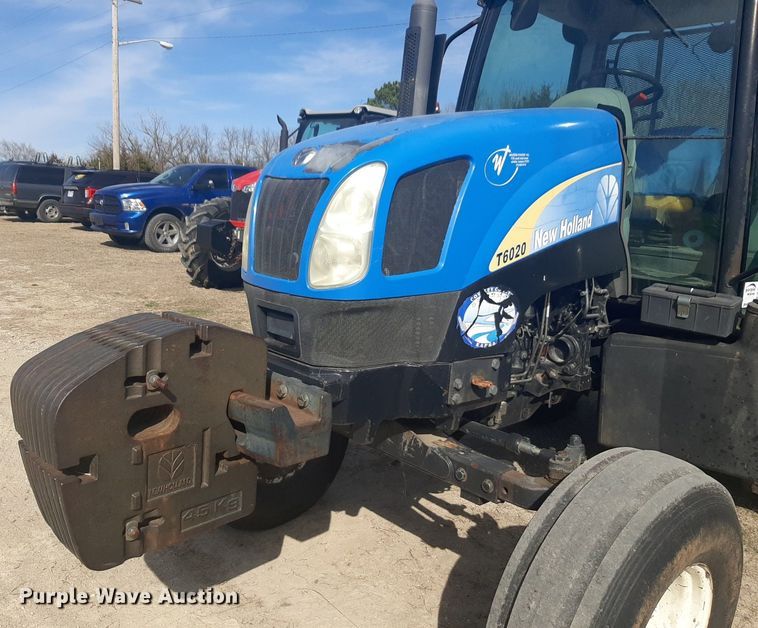 image for item DP2696 2011 New Holland T6020 tractor