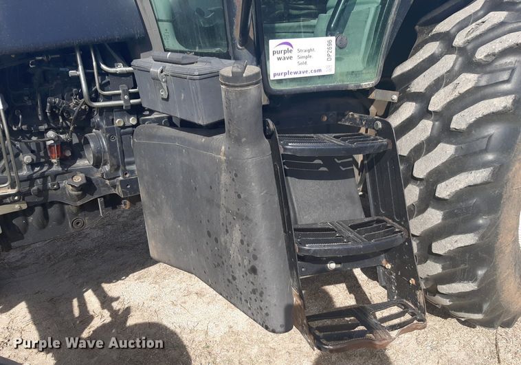 image for item DP2696 2011 New Holland T6020 tractor