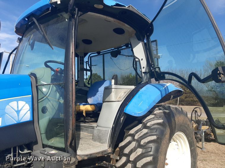 image for item DP2696 2011 New Holland T6020 tractor