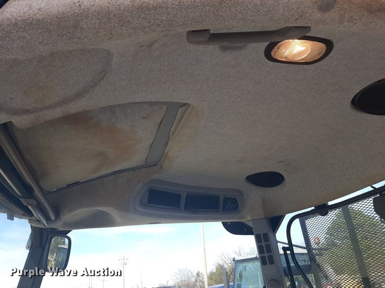 image for item DP2696 2011 New Holland T6020 tractor