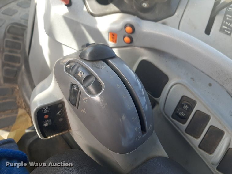 image for item DP2696 2011 New Holland T6020 tractor