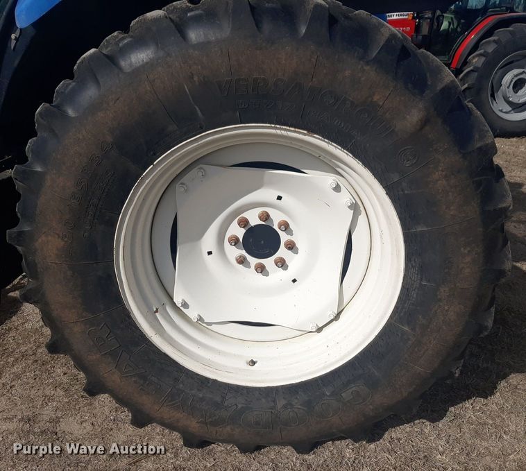 image for item DP2696 2011 New Holland T6020 tractor