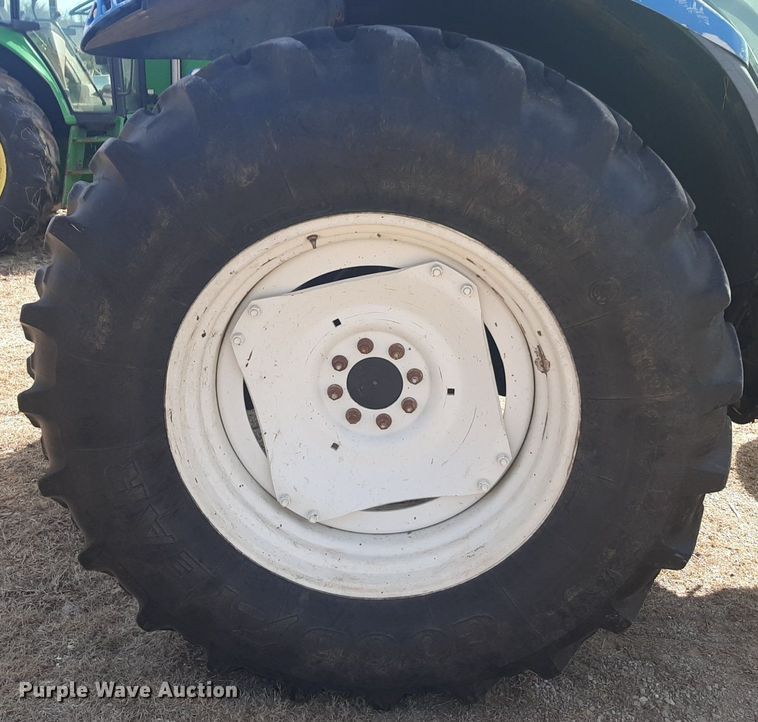 image for item DP2696 2011 New Holland T6020 tractor