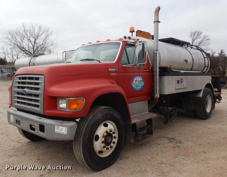 image for item DP2697 1996 Ford  F-Series oil distributor truck