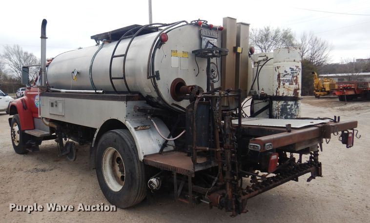 image for item DP2697 1996 Ford  F-Series oil distributor truck