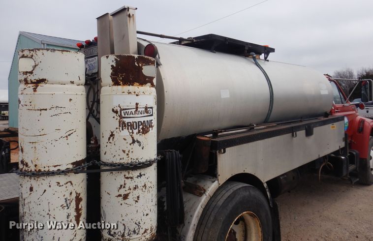 image for item DP2697 1996 Ford  F-Series oil distributor truck