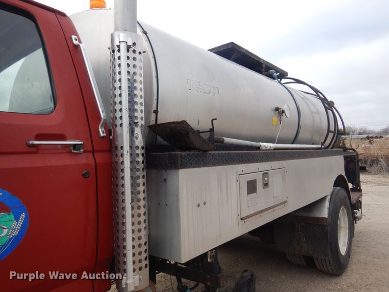 image for item DP2697 1996 Ford  F-Series oil distributor truck