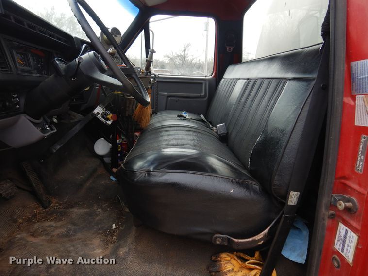 image for item DP2697 1996 Ford  F-Series oil distributor truck