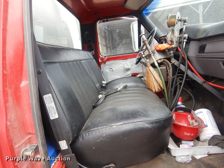 image for item DP2697 1996 Ford  F-Series oil distributor truck