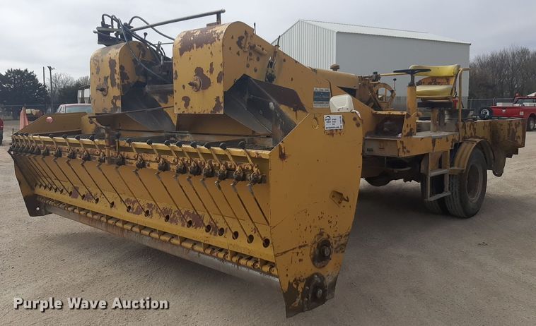 image for item DP2702 Etnyre chip spreader