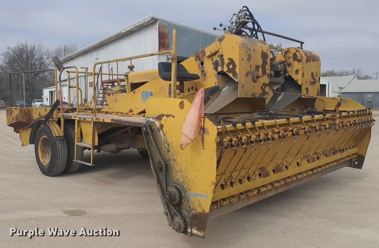 image for item DP2702 Etnyre chip spreader