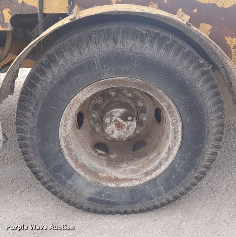 image for item DP2702 Etnyre chip spreader