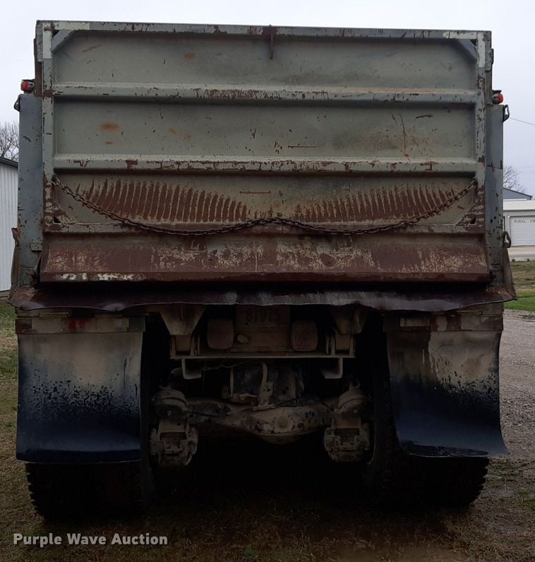 image for item DP2710 1984 Mack R686ST dump truck